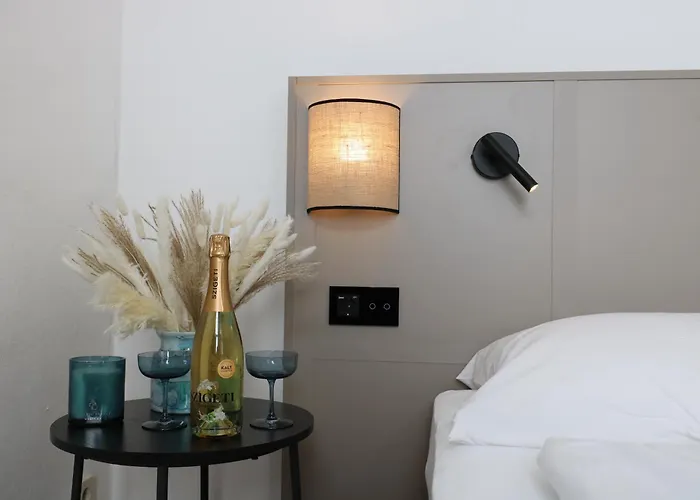 Amelie Aparthotel 3*